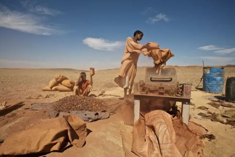 العثور على جثمان منقب سوداني واستمرار البحث عن مفقودين في تيرس الزمور