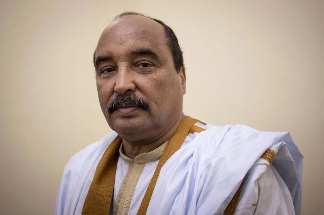 نقل الرئيس السابق إلى المستشفى لإجراء فحوص طبية
