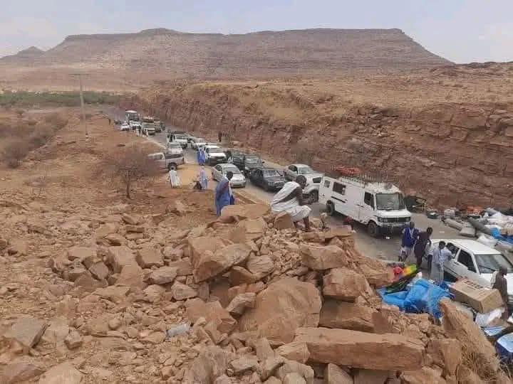 مرتفع جوك: سقوط شاحنة يتسبب في إصابات وعرقلة المرور